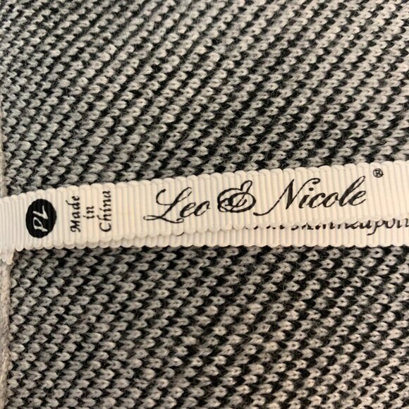 Checkered womens coat SZ PL - black and white diagonal checkers - open light wt - Picture 4 of 5